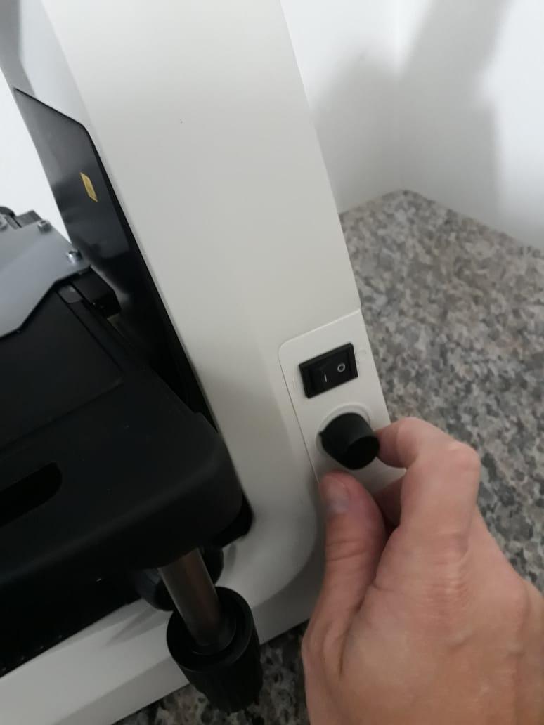 Anatomia do Microscópio Anatomia do Microscópio