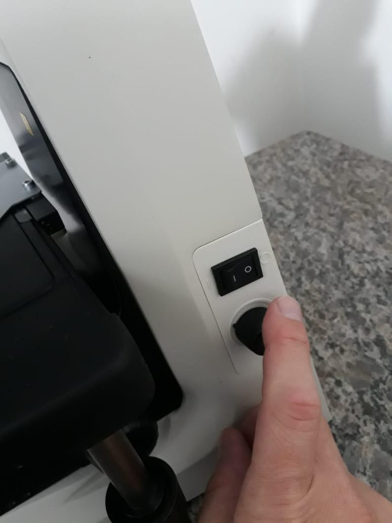 Anatomia do Microscópio Anatomia do Microscópio